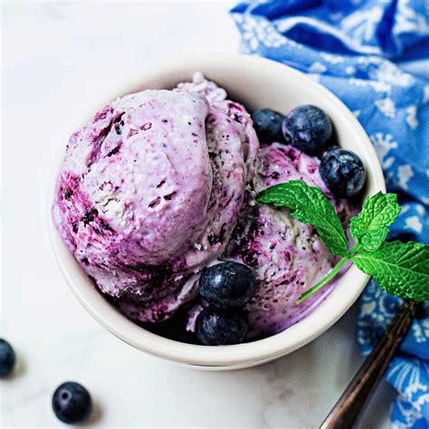 Just One Scoop: Sour Cream and Blueberry Ice。